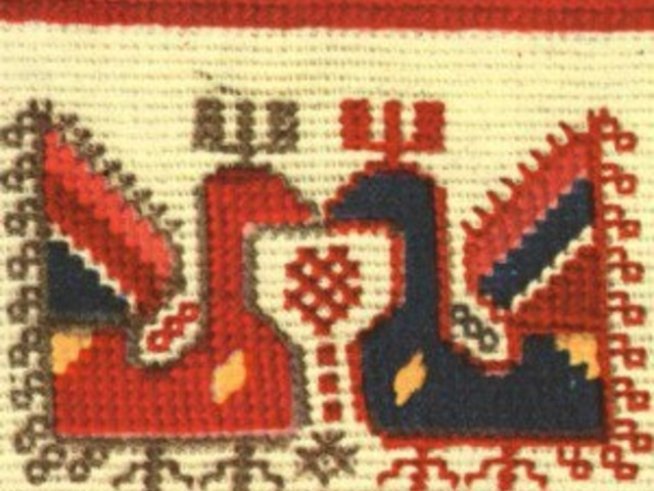 Мозайки от български шевици грейват в столична градинка