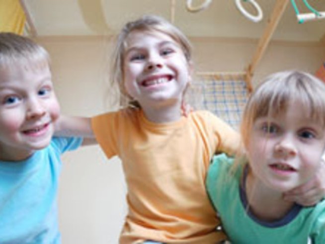 Семейство с три деца в България