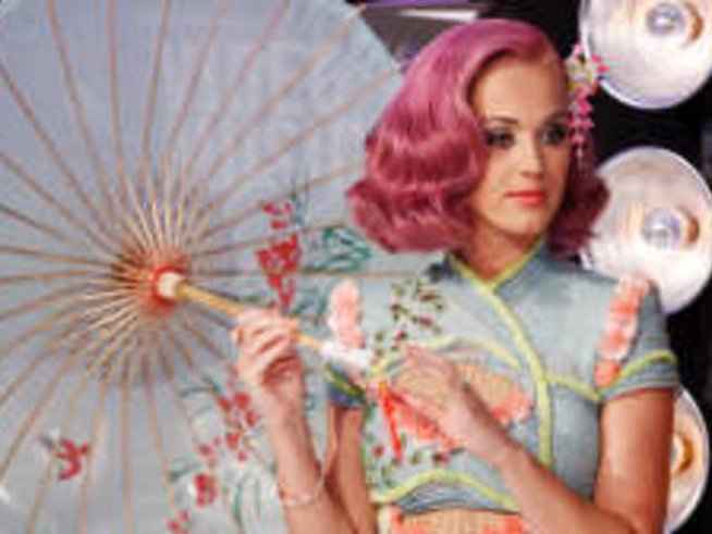 Правилната козметика за коса и лице в дъждовен ден