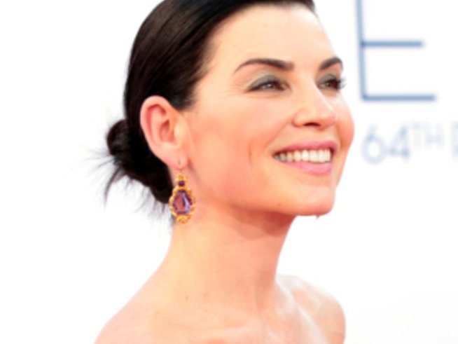 Лек грим за звездите от червения килим на наградите „Еми“