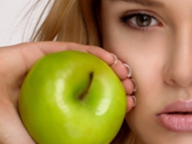 Може ли жената да бъде красива без козметика?