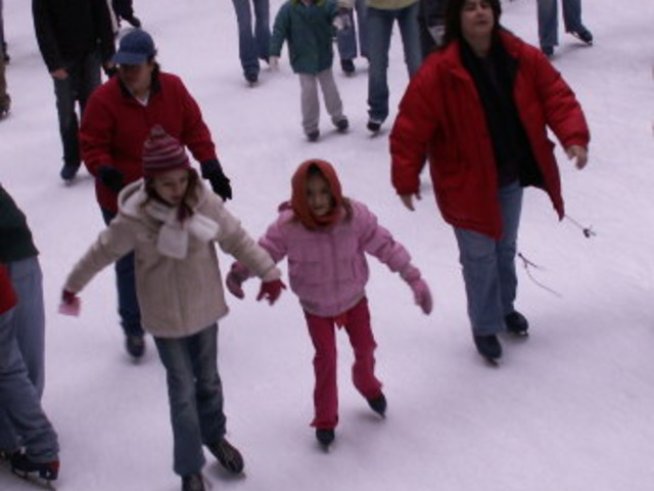 Цените на 6 ледени пързалки в София