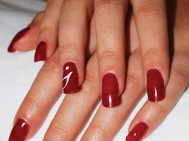 Тенденциите в пролетно-летния маникюр за 2010-а