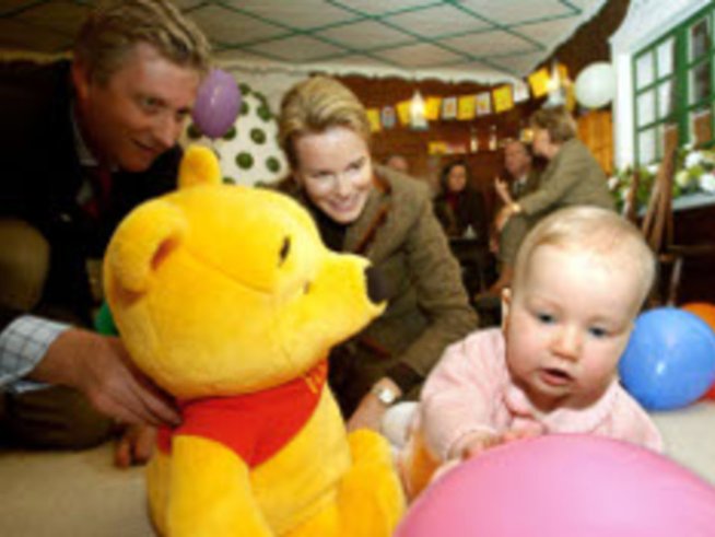 Успокояване на болка от никнещи зъби