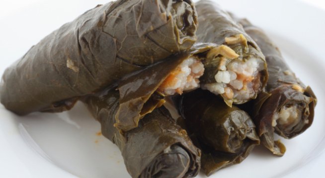 Сарми с лозови листа (за Бъдни вечер)