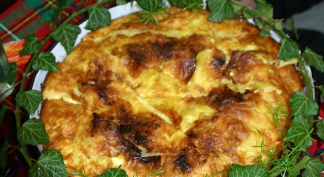 Баница с късмети