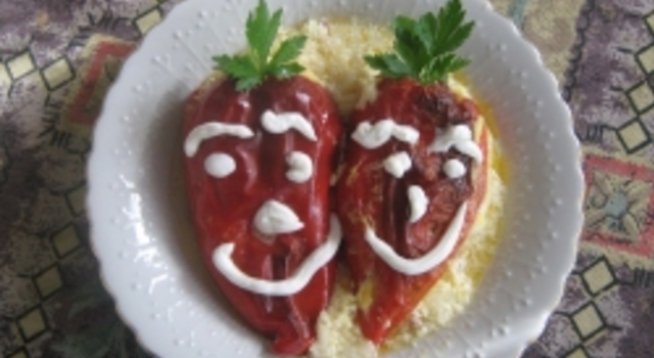 Весели пълнени чушки (за злояди деца)