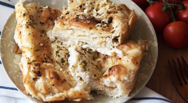 кори за баница
кисело зеле
шепа ориз
кубче месен бульон