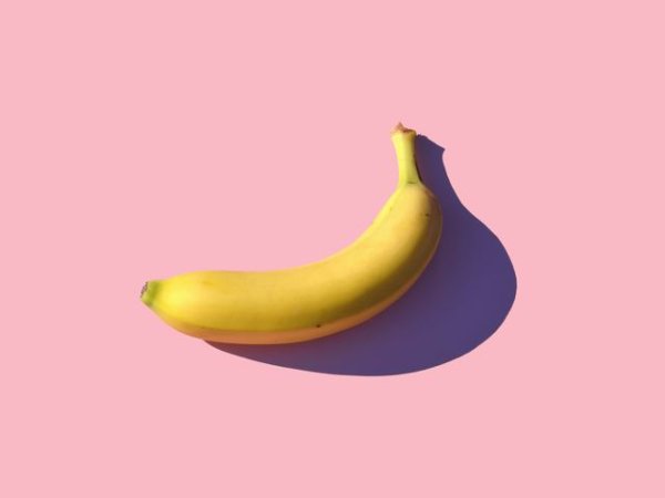 Банани
Бананите съдържат ензим, наречен бромелаин, за който е известно, че естествено стимулира сексуалното желание. Освен това бананите са богати на много други хранителни вещества, включително калий и магнезий, които имат и други впечатляващи ползи, освен да увеличат сексуалното желание. Ето една добра причина да включите тези плодове в сексуалната игра.
Снимка: unsplash