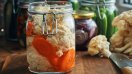 Хрупкава туршия от карфиол и моркови