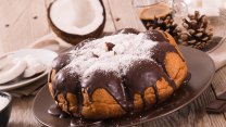 Сладкиш с кокос и течен шоколад