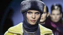 Колекцията на Herm&egrave;s за есен/зима 2026-2027: Кожени силуети и контрастни цветове (+Снимки)