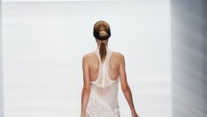 Упражнения за секси стегнат гръб