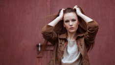 Как да помогнете на изтънената си коса? 