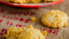 Кокосови бисквити с корнфлейкс и овесени ядки