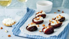 Пълнени фурми с козе сирене и ядки