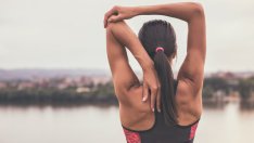 Как да се отървете от тлъстините по гърба