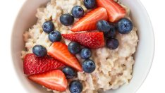 Защо горските плодове са най-добрата добавка към овесената закуска 