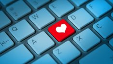 Съвети от хора, намерили любовта в сайтове за запознанства