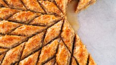 Баклава с нарязани кори