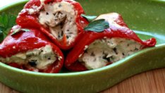 Пълнени чушки със сирене и гъби