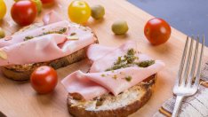 Сандвичи с мортадела