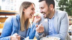 10 важни стъпки, които е важно да следваме в една връзка