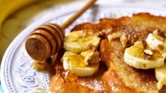 Запечени френски филийки с  мед и орехи