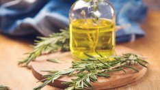 Маски с масло от розмарин за красива и млада кожа
