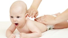 Защо бебетата се нуждаят от масаж?