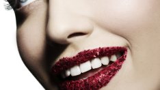 Кои цветове червила правят усмивката по-бяла?