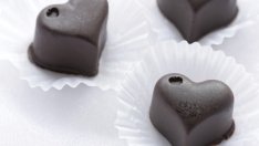 Как черният шоколад помага на красотата?