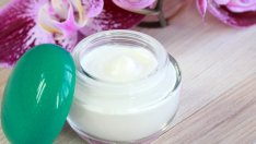 Домашен мехлем срещу напукване и екзема