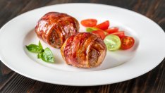 Фурми с козе сирене в бекон