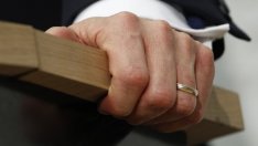 Белгиец подаде молба за развод – живял с мъж, без да знае