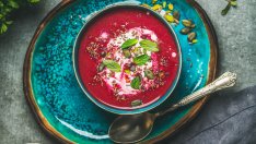Студена и бюджетна супа за лятото с цвекло и сметана
