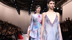 Ефирни материи и блясък от Джорджо Армани в колекцията Armani Privé Haute Couture за пролет/лято 2024