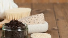 Страхотна рецепта за загряващ пилинг срещу целулит