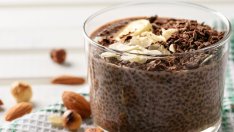 Лесен пудинг със семена от чиа и фъстъчено масло