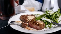 Печен свински стек балсамико