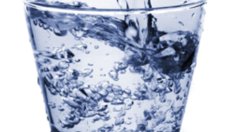 За здрави зъби - бяло сладко и чаша вода