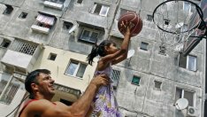 Баскетболист или манекенка – колко високо ще порасне детето