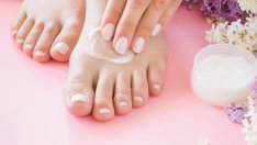 Домашен крем с масла за меки стъпала