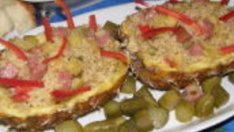 Пълнен ананас с ризото