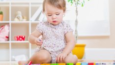 Игрите на бебето между 6 и 12 месеца