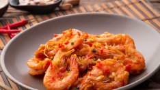 Пикантни чеснови скариди по азиатски