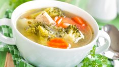 Пилешка супа с броколи и ориз