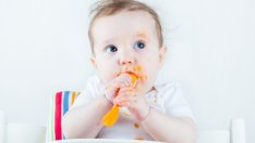 Как да захраним бебето без рискове за стомаха? 