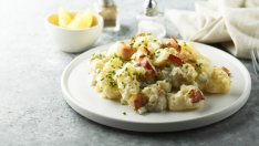 Картофена салата с бекон и майонеза 