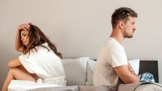 Какво е „любовно бомбардиране“ и защо трябва да забележите този червен флаг?